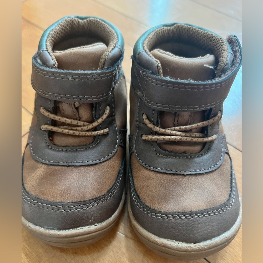 Baby stride rite hiker sneaker brown - Size 4